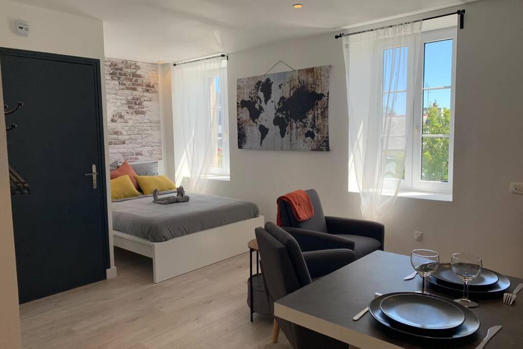 Le Petit Loft - Studio - Wifi - Coeur De Ville - Parking Pont-lʼAbbé Buitenkant foto