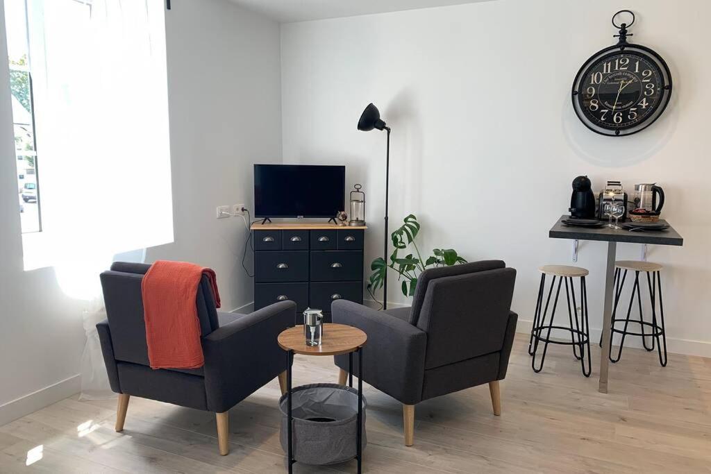 Le Petit Loft - Studio - Wifi - Coeur De Ville - Parking Pont-lʼAbbé Buitenkant foto